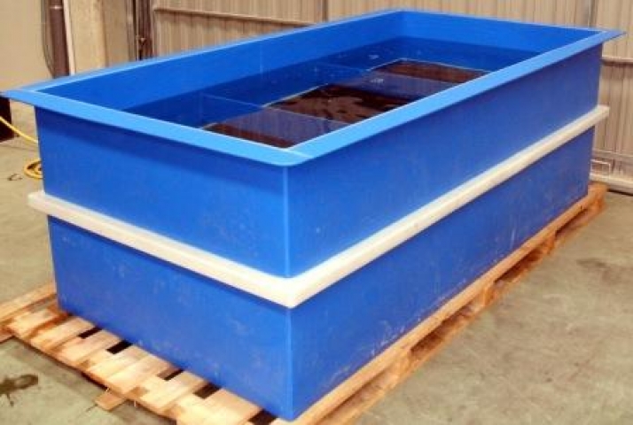 Tubs and containers for aquatic species